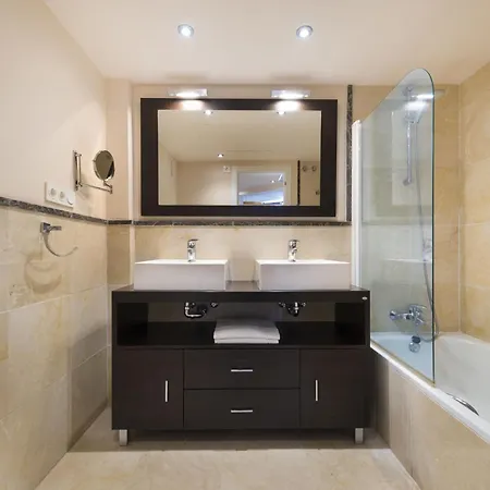 Lateral View By Interhome